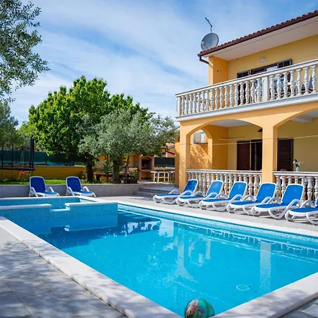 Smilja In - Haus Fuer 14-16 Personen Villa *