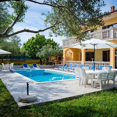 Villa Smilja In - Haus Fuer 14-16 Personen Vodnjan